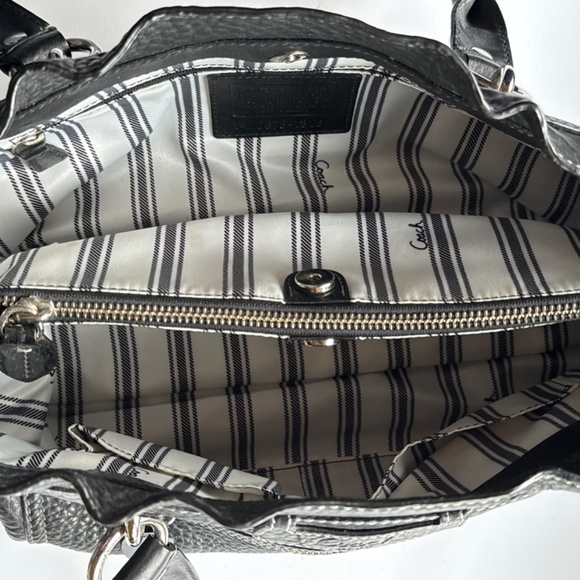 Coach purse - Picture 5 of 8